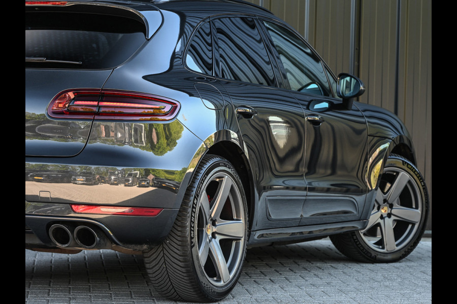 Porsche Macan 3.6 Turbo Performance Package 441pk | Sport Chrono | Panorama dak | Trekhaak | Bose Sound | Privacy glass | Adaptive cruise control | Stoel ventilatie