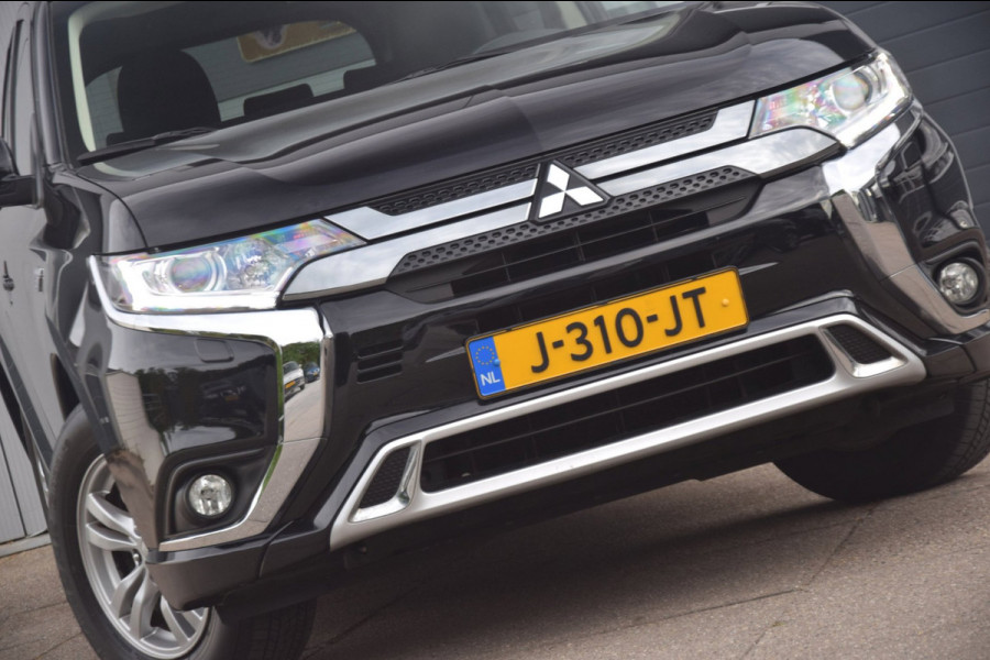 Mitsubishi Outlander 2.4 PHEV Pure APPLE CARPLAY/VERWARMDE VOORSTOELEN/CAMERA