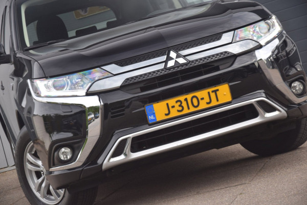 Mitsubishi Outlander 2.4 PHEV Pure APPLE CARPLAY/VERWARMDE VOORSTOELEN/CAMERA