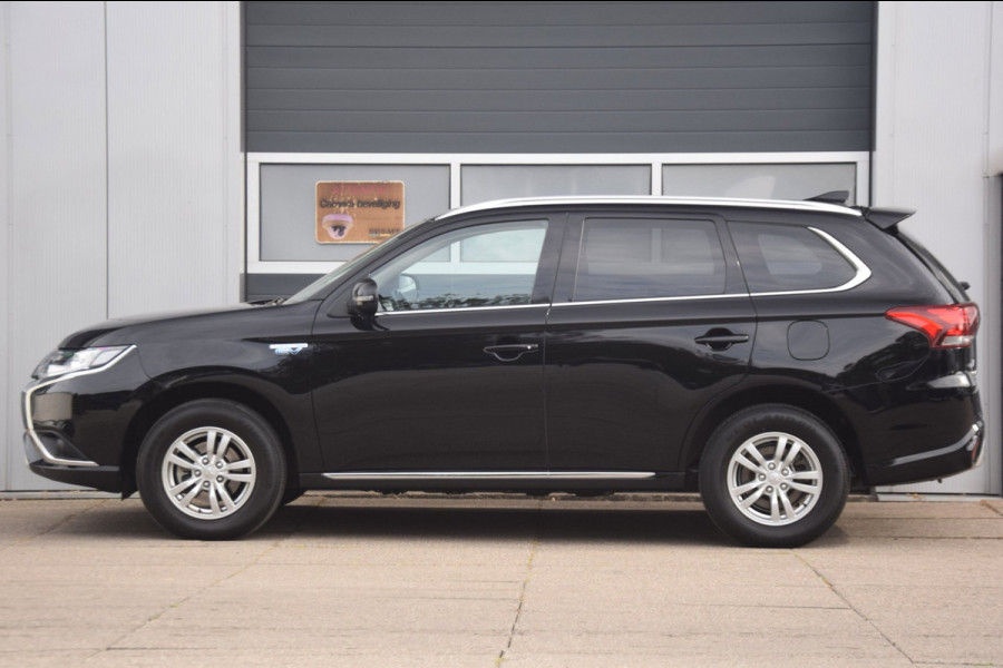 Mitsubishi Outlander 2.4 PHEV Pure APPLE CARPLAY/VERWARMDE VOORSTOELEN/CAMERA