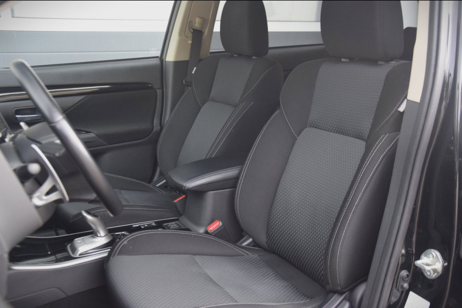 Mitsubishi Outlander 2.4 PHEV Pure APPLE CARPLAY/VERWARMDE VOORSTOELEN/CAMERA