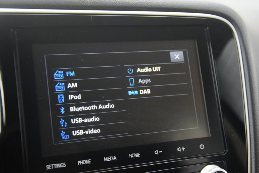 Mitsubishi Outlander 2.4 PHEV Pure APPLE CARPLAY/VERWARMDE VOORSTOELEN/CAMERA