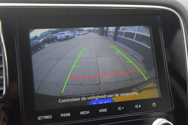 Mitsubishi Outlander 2.4 PHEV Pure APPLE CARPLAY/VERWARMDE VOORSTOELEN/CAMERA