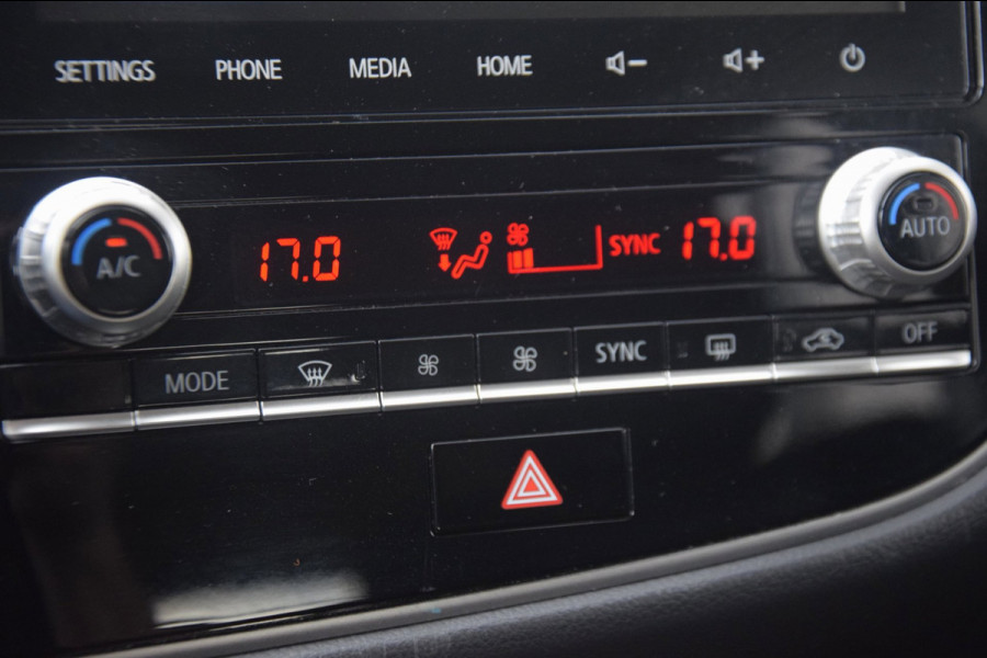 Mitsubishi Outlander 2.4 PHEV Pure APPLE CARPLAY/VERWARMDE VOORSTOELEN/CAMERA