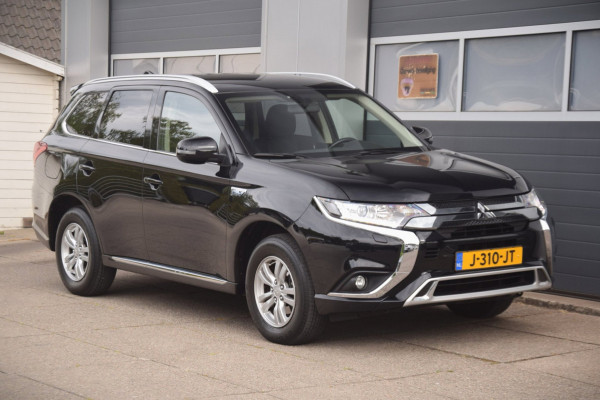 Mitsubishi Outlander 2.4 PHEV Pure APPLE CARPLAY/VERWARMDE VOORSTOELEN/CAMERA