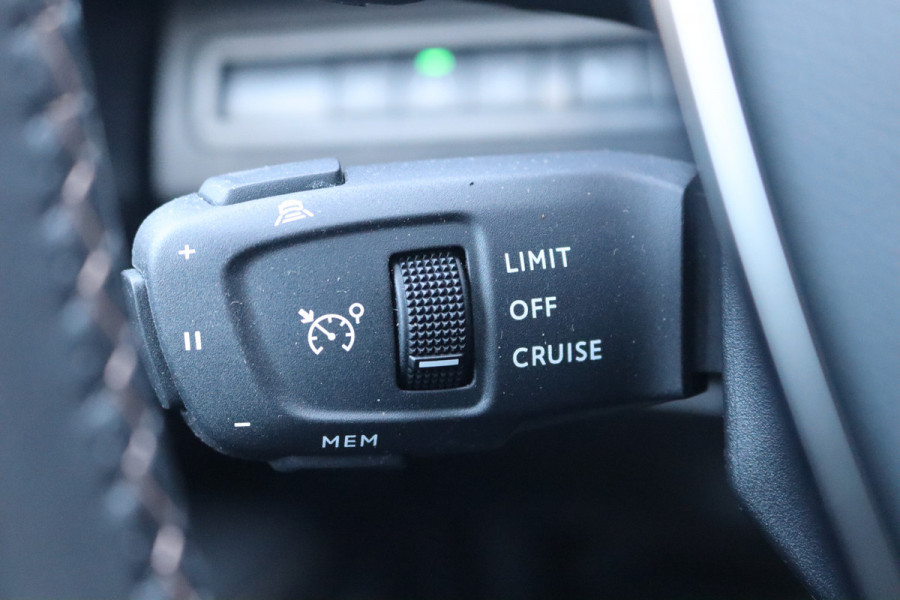 Peugeot 3008 1.6 Plug in Hybrid 225PK GT- Line Camera/Elektr-achterklep/Cruise-control