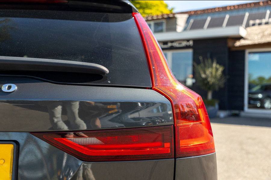 Volvo V90 2.0 T8 AWD Inscription I 91% I Btw I Luxe Leder I Trekhaak I Phine grey I