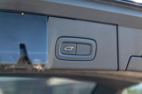 Volvo V90 2.0 T8 AWD Inscription I 91% I Btw I Luxe Leder I Trekhaak I Phine grey I
