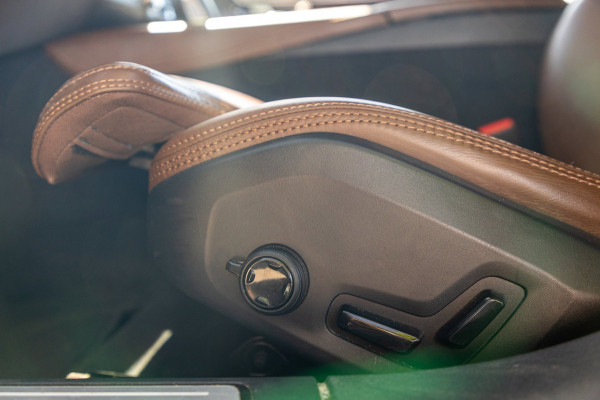 Volvo V90 2.0 T8 AWD Inscription I 91% I Btw I Luxe Leder I Trekhaak I Phine grey I