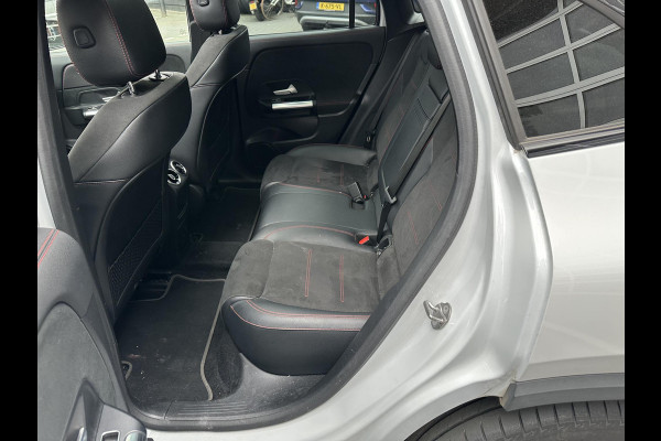 Mercedes-Benz EQA 250 Business Solution AMG 67 kWh | Panoramadak | Sfeerverlichting | Apple Carplay |