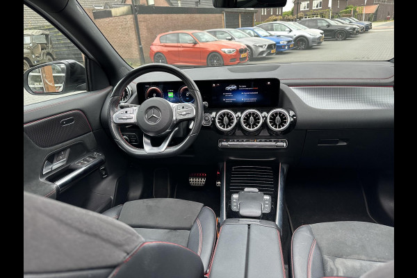 Mercedes-Benz EQA 250 Business Solution AMG 67 kWh | Panoramadak | Sfeerverlichting | Apple Carplay |