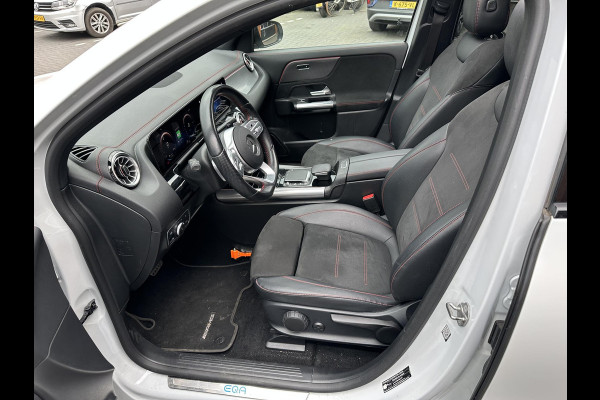 Mercedes-Benz EQA 250 Business Solution AMG 67 kWh | Panoramadak | Sfeerverlichting | Apple Carplay |