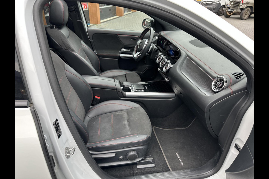 Mercedes-Benz EQA 250 Business Solution AMG 67 kWh | Panoramadak | Sfeerverlichting | Apple Carplay |