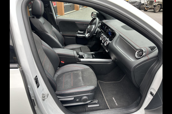 Mercedes-Benz EQA 250 Business Solution AMG 67 kWh | Panoramadak | Sfeerverlichting | Apple Carplay |