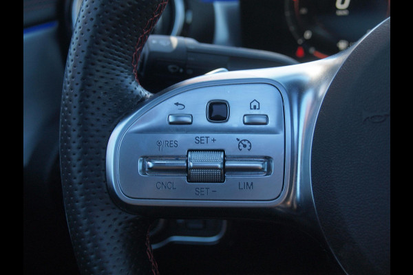 Mercedes-Benz CLA-Klasse 250 e Business Solution AMG Limited | Panoramadak | Camera | Sfeerverlichting | Apple Carplay |