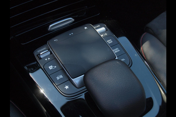 Mercedes-Benz CLA-Klasse 250 e Business Solution AMG Limited | Panoramadak | Camera | Sfeerverlichting | Apple Carplay |