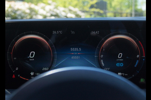 Mercedes-Benz CLA-Klasse 250 e Business Solution AMG Limited | Panoramadak | Camera | Sfeerverlichting | Apple Carplay |