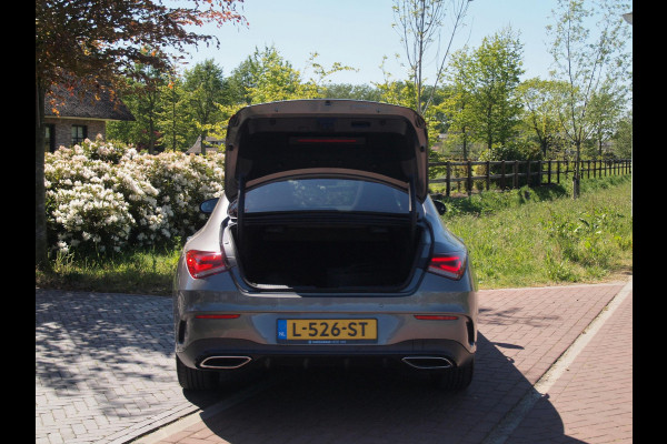 Mercedes-Benz CLA-Klasse 250 e Business Solution AMG Limited | Panoramadak | Camera | Sfeerverlichting | Apple Carplay |