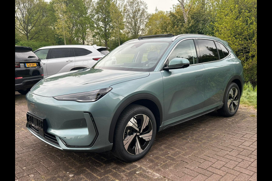 GEELY E5 Max+ 68 kWh 218 PK | Panoramadak | Memoryseats | Flyme Audio | Stoelen voor & achter verwarmbaar | Warmtepomp | 360 Camera