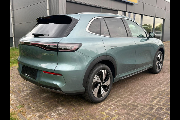 GEELY E5 Max+ 68 kWh 218 PK | Panoramadak | Memoryseats | Flyme Audio | Stoelen voor & achter verwarmbaar | Warmtepomp | 360 Camera