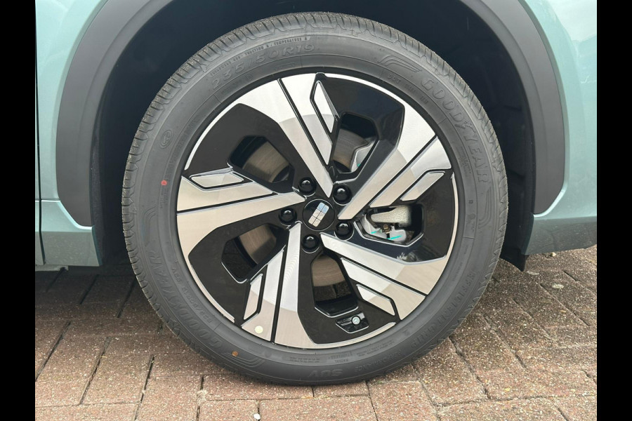 GEELY E5 Max+ 68 kWh 218 PK | Panoramadak | Memoryseats | Flyme Audio | Stoelen voor & achter verwarmbaar | Warmtepomp | 360 Camera