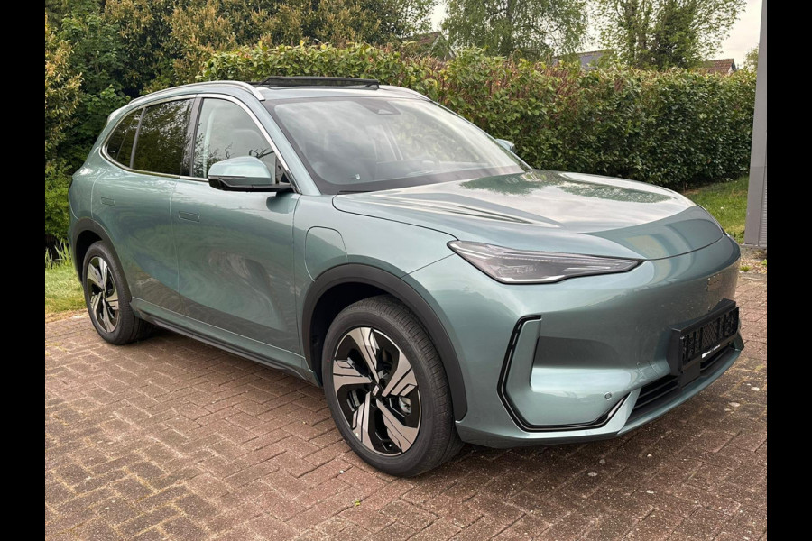 GEELY E5 Max+ 68 kWh 218 PK | Panoramadak | Memoryseats | Flyme Audio | Stoelen voor & achter verwarmbaar | Warmtepomp | 360 Camera