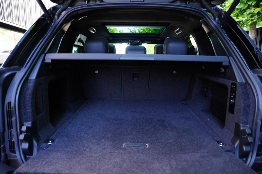 Land Rover Range Rover P 440 SE Zwart Leder / 23 Inch / Panoramadak