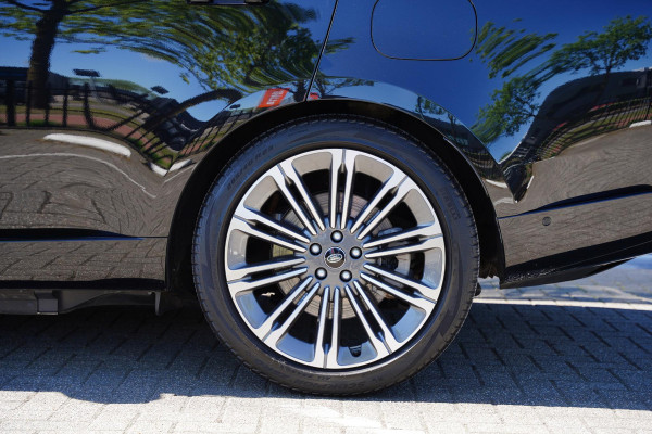 Land Rover Range Rover P 440 SE Zwart Leder / 23 Inch / Panoramadak