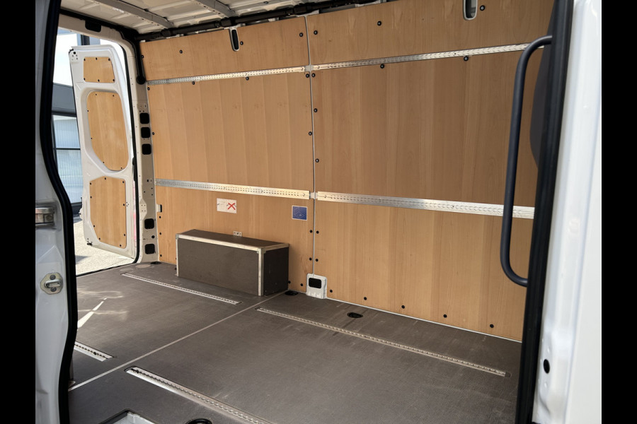 Mercedes-Benz Sprinter 317 CDI L2 H2 MBUX / Imperiaal / Trekhaak / Camera / Parkeersensoren / Navigatie / Cruise control / Airco / 270 Graden achterdeu
