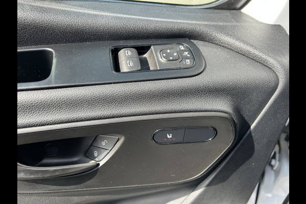 Mercedes-Benz Sprinter 317 CDI L2 H2 MBUX / Imperiaal / Trekhaak / Camera / Parkeersensoren / Navigatie / Cruise control / Airco / 270 Graden achterdeu