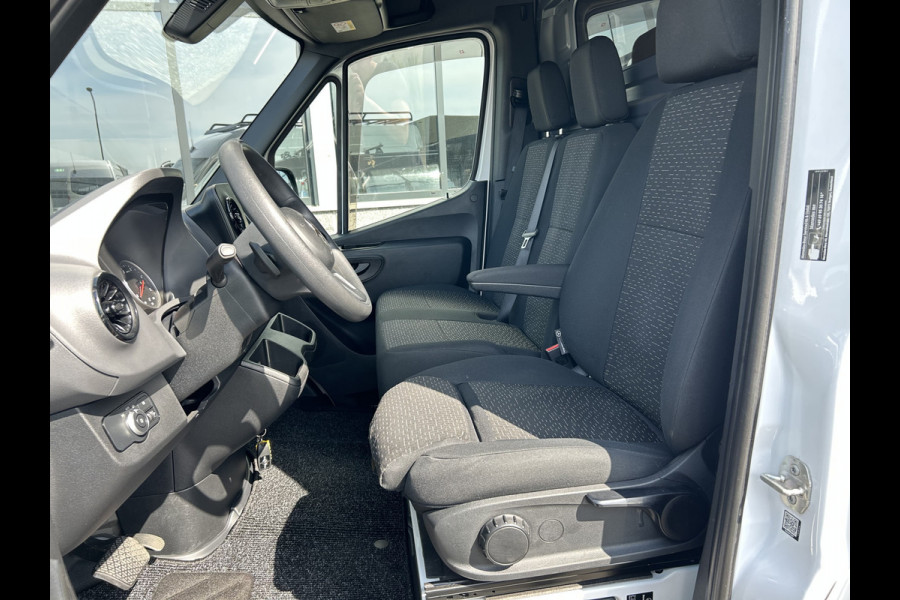 Mercedes-Benz Sprinter 317 CDI L2 H2 MBUX / Imperiaal / Trekhaak / Camera / Parkeersensoren / Navigatie / Cruise control / Airco / 270 Graden achterdeu