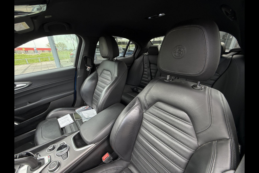 Alfa Romeo Giulia 2.0Turbo Aut. 200pk Sprint | Sport | Leder | Navi |