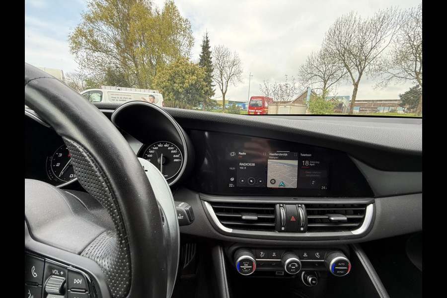 Alfa Romeo Giulia 2.0Turbo Aut. 200pk Sprint | Sport | Leder | Navi |