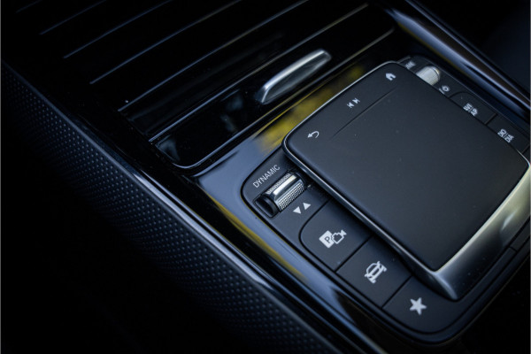 Mercedes-Benz GLA 250 e Style ** Panodak ** Trekhaak ** LED **