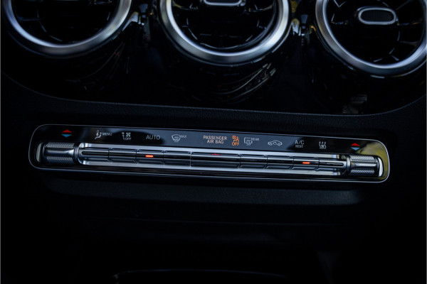 Mercedes-Benz GLA 250 e Style ** Panodak ** Trekhaak ** LED **