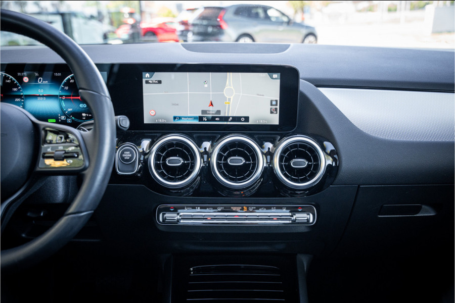 Mercedes-Benz GLA 250 e Style ** Panodak ** Trekhaak ** LED **