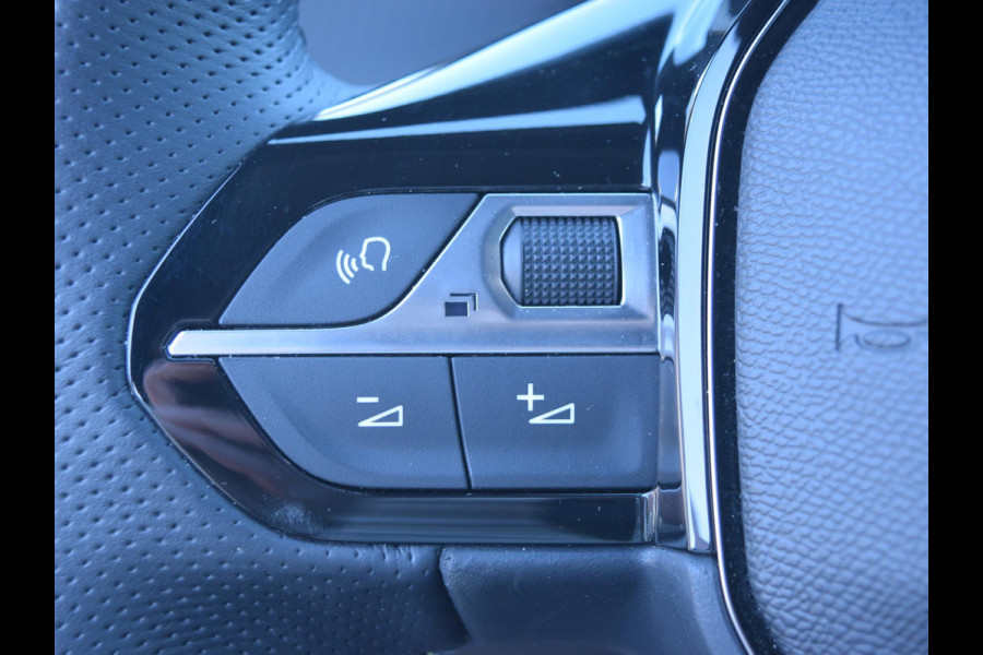 Peugeot e-2008 EV GT Avantage 54 kWh | TOT 8 JAAR GARANTIE | ADAPTIVE CRUISE CONTROL | NAVI | PARKEERSENSOREN MET CAMERA | 12.705 KM
