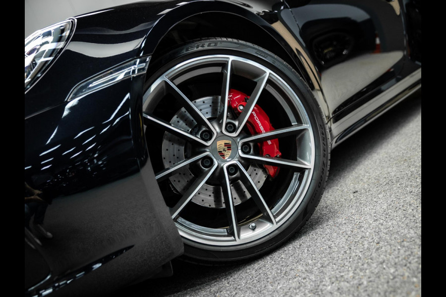 Porsche 911 Cabrio 3.0 Carrera 4 S | Akrapovic | NL geleverd | Burmester | Lift | Full Option | krijt stiksel| Stoel ventilatie en verwarming | dealer onderhouden |