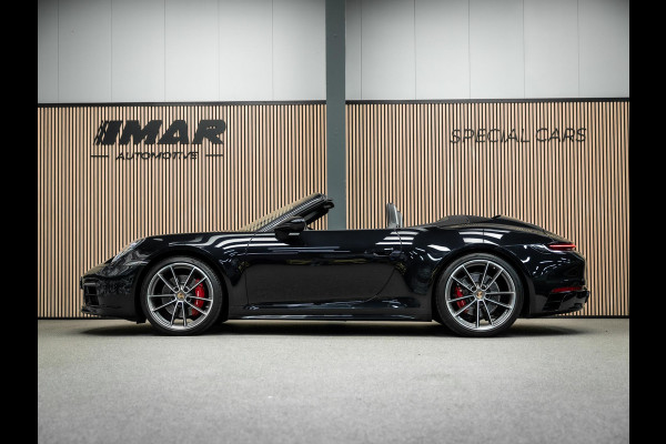Porsche 911 Cabrio 3.0 Carrera 4 S | Akrapovic | NL geleverd | Burmester | Lift | Full Option | krijt stiksel| Stoel ventilatie en verwarming | dealer onderhouden |