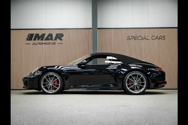 Porsche 911 Cabrio 3.0 Carrera 4 S | Akrapovic | NL geleverd | Burmester | Lift | Full Option | krijt stiksel| Stoel ventilatie en verwarming | dealer onderhouden |