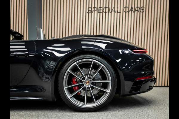 Porsche 911 Cabrio 3.0 Carrera 4 S | Akrapovic | NL geleverd | Burmester | Lift | Full Option | krijt stiksel| Stoel ventilatie en verwarming | dealer onderhouden |