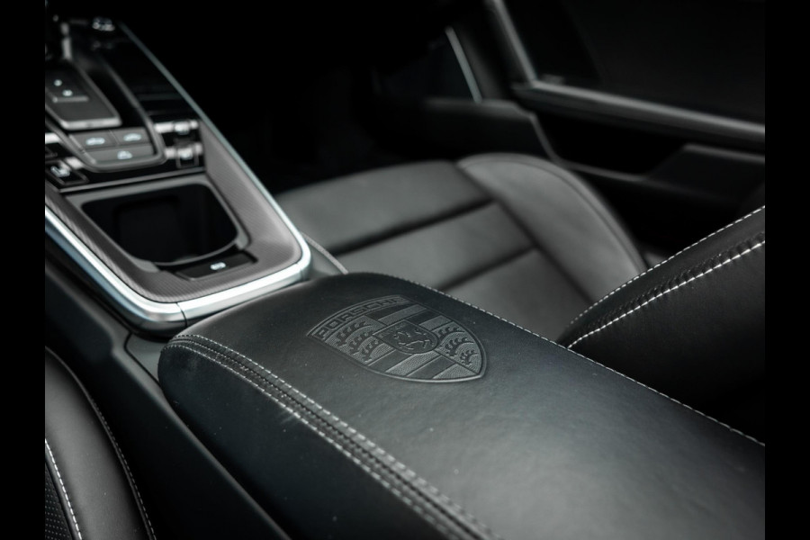 Porsche 911 Cabrio 3.0 Carrera 4 S | Akrapovic | NL geleverd | Burmester | Lift | Full Option | krijt stiksel| Stoel ventilatie en verwarming | dealer onderhouden |