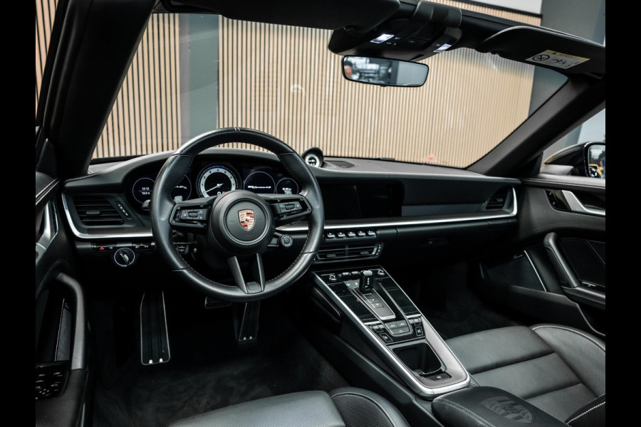 Porsche 911 Cabrio 3.0 Carrera 4 S | Akrapovic | NL geleverd | Burmester | Lift | Full Option | krijt stiksel| Stoel ventilatie en verwarming | dealer onderhouden |