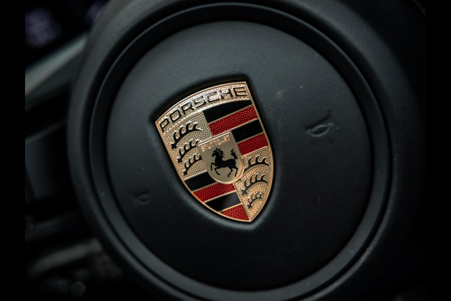 Porsche 911 Cabrio 3.0 Carrera 4 S | Akrapovic | NL geleverd | Burmester | Lift | Full Option | krijt stiksel| Stoel ventilatie en verwarming | dealer onderhouden |
