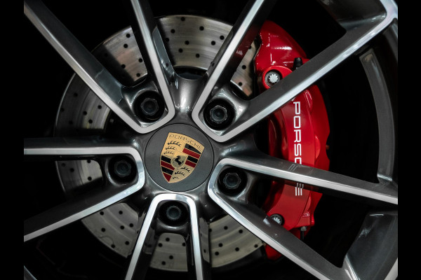 Porsche 911 Cabrio 3.0 Carrera 4 S | Akrapovic | NL geleverd | Burmester | Lift | Full Option | krijt stiksel| Stoel ventilatie en verwarming | dealer onderhouden |