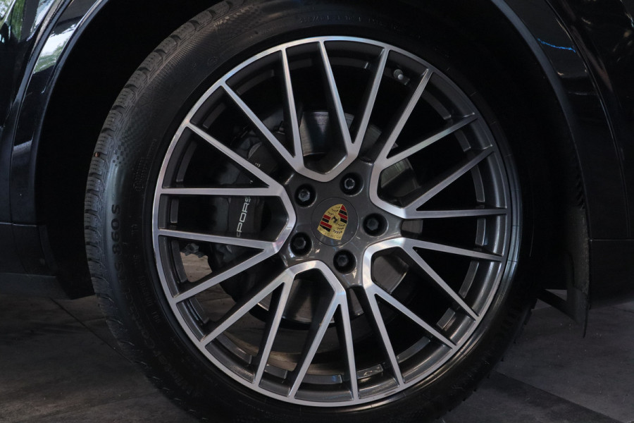 Porsche Cayenne 3.0 E-Hybrid Panoramadak Luchtvering Matrix 21"LM * Hemelvaartsdag geopend van 12:00 tot 17:00u *