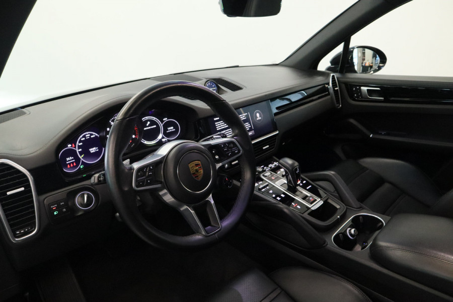 Porsche Cayenne 3.0 E-Hybrid Panoramadak Luchtvering Matrix 21"LM * Hemelvaartsdag geopend van 12:00 tot 17:00u *