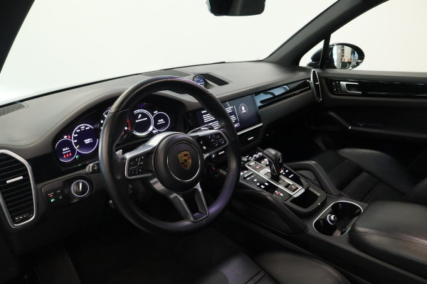 Porsche Cayenne 3.0 E-Hybrid Panoramadak Luchtvering Matrix 21"LM * Hemelvaartsdag geopend van 12:00 tot 17:00u *