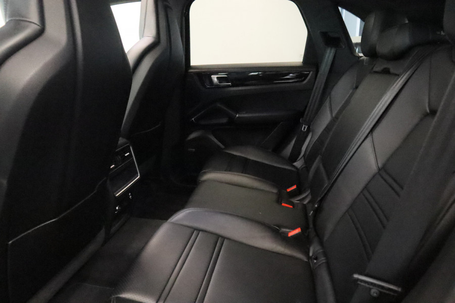 Porsche Cayenne 3.0 E-Hybrid Panoramadak Luchtvering Matrix 21"LM * Hemelvaartsdag geopend van 12:00 tot 17:00u *