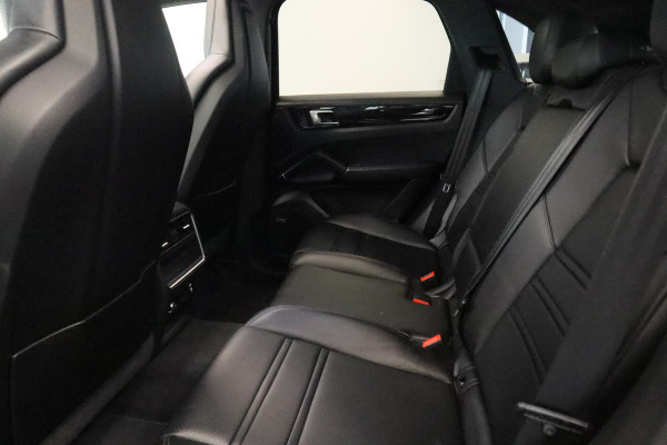 Porsche Cayenne 3.0 E-Hybrid Panoramadak Luchtvering Matrix 21"LM * Hemelvaartsdag geopend van 12:00 tot 17:00u *